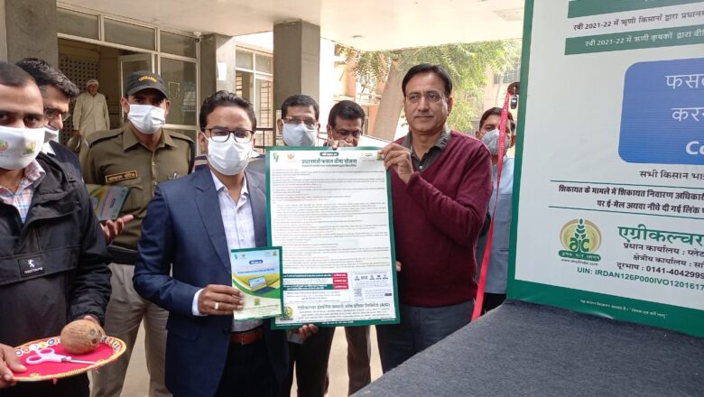 छह प्रचार रथों को जिला कलक्टर ने दिखाई हरी झंडी