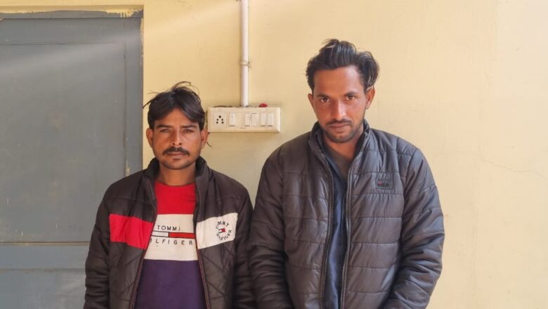 टीम पर हमला करने के मामले में दो आरोपी गिरफ्तार