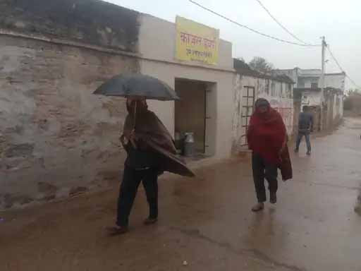 राजस्थान में बारिश, कड़ाके की ठंड:जयपुर समेत 10 से ज्यादा जिलों में बरसात, 2-3 दिन तक बारिश-ओले का अलर्ट