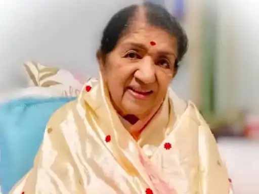 ब्रीच कैंडी के डॉ. प्रतीत समधानी ने बताया-लता मंगेशकर अभी भी ICU वार्ड में हैं, लेकिन उनके स्वास्थ्य में थोड़ा सुधार हुआ है