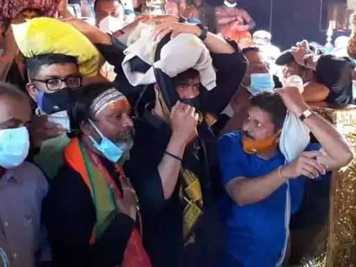 सबरीमाला दर्शन के लिए अजय देवगन की 41 दिन की कठिन साधना; काले कपड़े पहने, नंगे पैर रहे और जमीन पर सोए