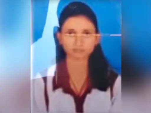 पिता नीचे खड़े मना करते रहे, बचाने को अंदर भागे तब तक 5वीं मंजिल से कूद गई बेटी