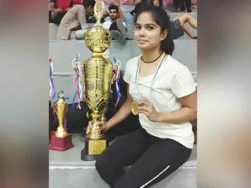 दरगाह में वीडियो बनाने वाली लड़की है नेशनल लेवल जिमनास्ट:बोलीं- यह उनका सजदा करने का तरीका था