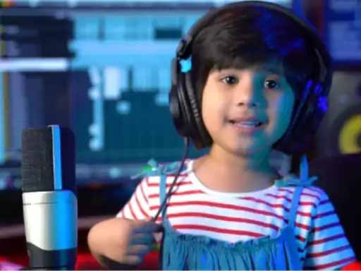 बच्ची की तोतली आवाज और अंदाज के करोड़ों फैन:3 साल की अलिजे का गाना ‘दिल पहाड़ों में खो गया’