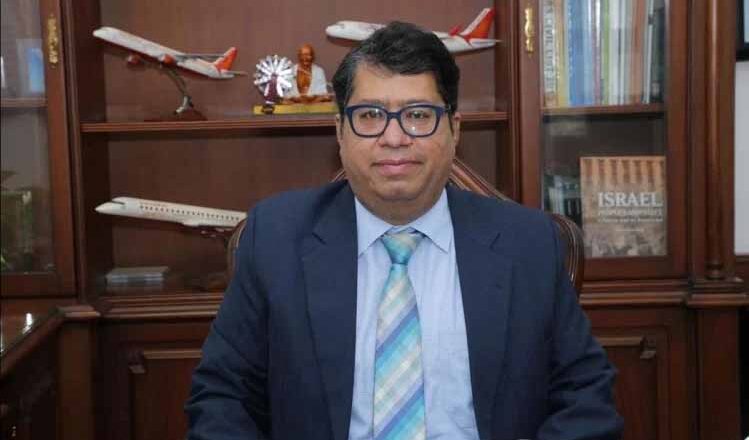 आईएएस अधिकारी विक्रम देव दत्त ने एयर इंडिया के अध्यक्ष का कार्यभार संभाला