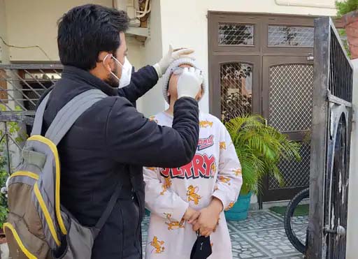 शहर और गांव दोनों इलाकों से कम मिले पॉजिटिव, वीकेंड कर्फ्यू हटने से बाजारों में रौनक