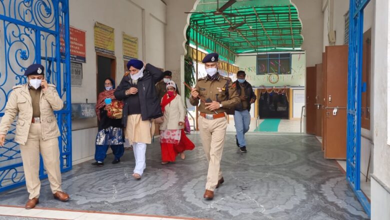 वीकेंड कर्फ्यू में नजर आया तीसरी लहर का खौफ