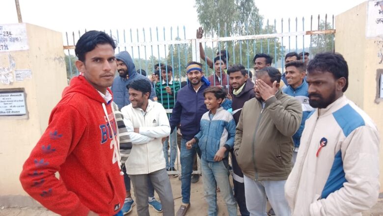 पीटीआई पर छेड़छाड़ व प्रधानाचार्य पर धमकाने का आरोप
