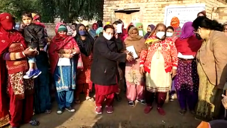 कोरोना से बचाव के लिए बांटी राहत किट