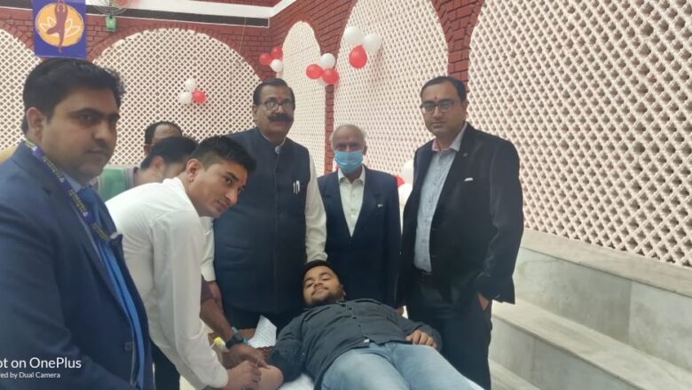 एसकेडी विवि में रक्तदान शिविर आयोजित