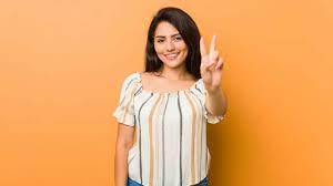 एक्ने रिमूव करने और ग्लोइंग स्किन पाने के लिए घर पर बनाएं ये दो नेचुरल क्रीम