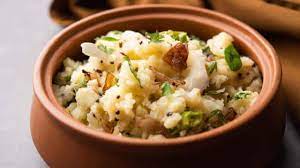 किचन में खत्म हो गई हैं सब्जियां, तो देसी तरीके से बनाएं आलू का भरता