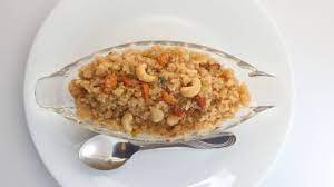 सूजी और गाजर को ब्रेक देकर आज मीठे में बनाएं बेसन का हलवा