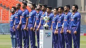 भारतीय क्रिकेट टीम ने लता मंगेशकर को दी श्रद्धांजलि, काली पट्टी बांधकर मैच खेलने उतरे खिलाड़ी