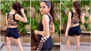 उर्फी जावेद के कपड़े देख कंफ्यूज हुए इंस्टाग्राम यूजर्स, आपको कैसा एक्ट्रेस का अंदाज