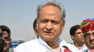 राजस्थान सीएम अशोक गहलोत का ऐलान, 1 लाख पदों पर निकलेंगी नई भर्तियां, पुरानी पेंशन योजना फिर बहाल