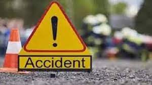 बेकाबू ट्रेलर नदी में गिरा, ड्राइवर की बची जान, मेडिकल टेस्ट में निकली शराब पीने की बात