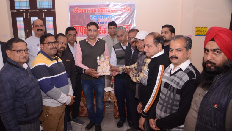 संस्था धार्मिक, कार्य धार्मिक से बड़े