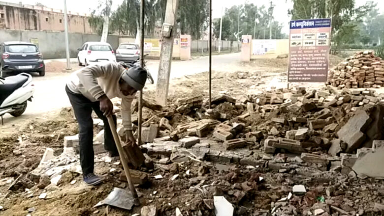 ठेकेदार पर मनमानी करने का आरोप
