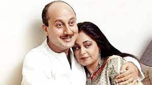 अनुपम खेर के बर्थडे पर पत्नी किरण खेर ने लिखी दिल की बात, बेटा बोला- पापा जवान होते जा रहे हो
