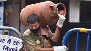 ग्राहकों के लिए खुशखबरी, बुकिंग के सिर्फ 2 घंटे में घर पहुंच जाएगा LPG गैस