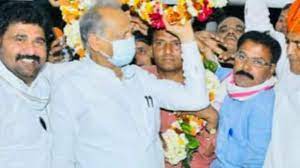 जयपुर में CM अशोक गहलोत से मिले किसान, अलग से कृषि बजट पेश करने और बजट घोषणाओं पर जताया आभार