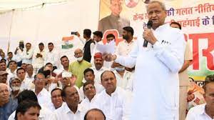 भाजपा के लिए महंगाई मुद्दा नहीं, धार्मिक ध्रुवीकरण से पार्टी को चुनाव जीतने का भरोसा: अशोक गहलोत