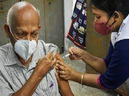 निजी हॉस्पिटलों में पेमेंट प्रिकॉशन डोज आज से, तीसरा टीका लगाने में बुजुर्ग सबसे पीछे