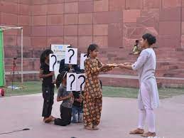 जेकेके में ‘सिटी फॉर ऑल?’ में छोटे बच्चों का नाटक
