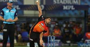 BCCI बॉस सौरव गांगुली ने उमरान मलिक को बताया IPL 2022 का चेहरा