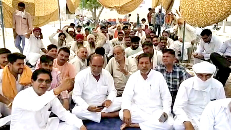 पुलिस और परिवहन विभाग के खिलाफ नारेबाजी