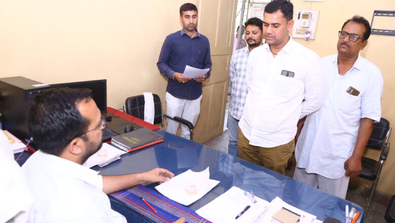 रोडवेज परिचालक पर अभद्र व्यवहार करने का आरोप