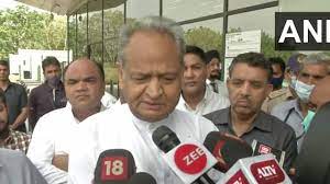 जांच का करेंगे इंतजार, मंत्री महेश जोशी के बेटे पर रेप के आरोप पर बोले अशोक गहलोत