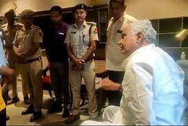 सांसद किरोड़ी लाल मीणा उदयपुर में नजरबंद:पुलिस ने होटल को चारों तरफ से घेरा, उदयपुर छोड़ने के लिए कहा