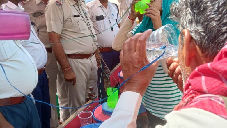 जूते-चप्पल उतरवाकर प्रवेश, तेज धूप में नंगे पांव भागे अभ्यर्थी