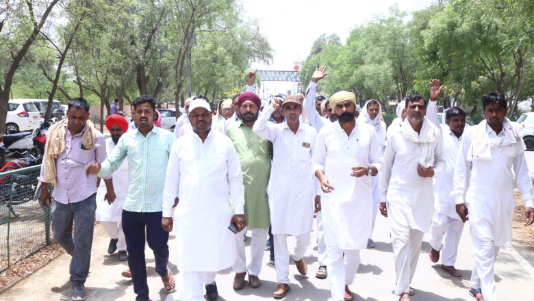 जांच अधिकारी बदलने की मांग