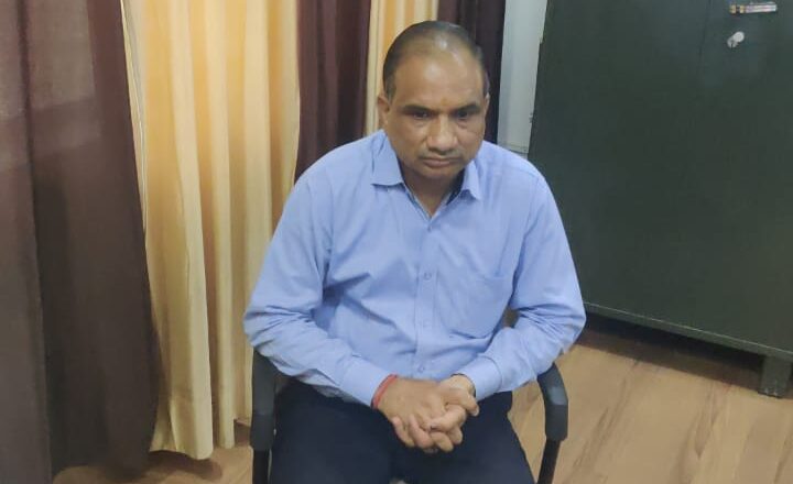 50 हजार रुपए की रिश्वत लेते एसीबी के शिकंजे में फंसा गंगमूल डेयरी एमडी