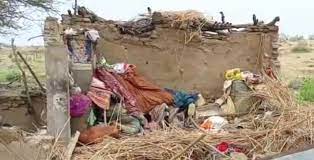 मकान गिरने से 3 की मौत:मां-बाप और बेटे की मौके पर ही मौत, सुबह पता चला
