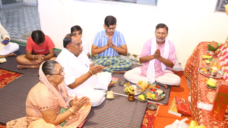 भोलेनाथ के भजनों पर झूमे भक्त