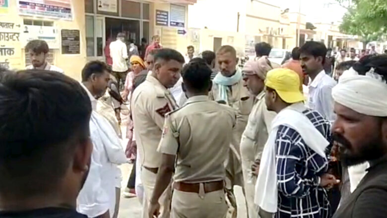 गली से निकलते ही कार से टकराई बाइक, पिता-पुत्री की मौत