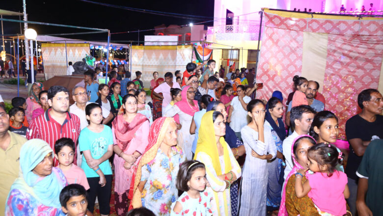 श्रीकृष्ण जन्मोत्सव पर मंदिरों में उमड़े श्रद्धालु