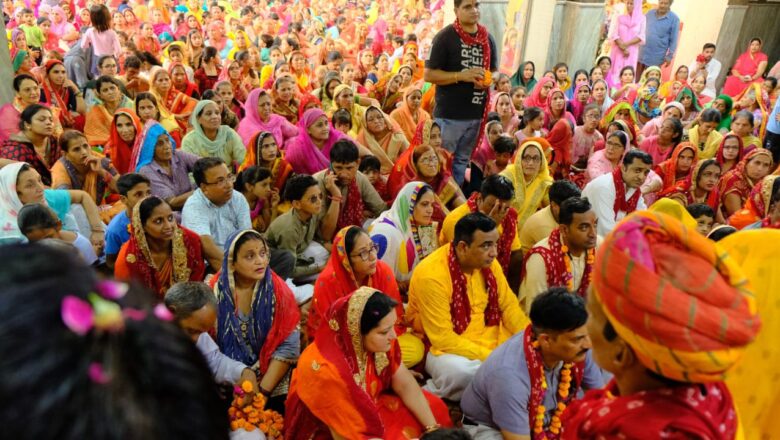 कलश यात्रा का अनेक जगह हुआ स्वागत