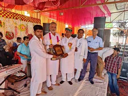 श्रद्धालुओं ने धोक लगाकर मांगी मन्नत