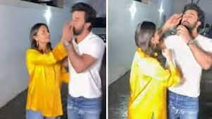 बाल संवारने लगीं आलिया भट्ट तो रणबीर कपूर ने हटाया हाथ, लोग बोले- ये उससे प्यार नहीं करता