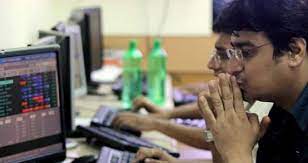 टाटा की मेटल कंपनियों के मर्जर से निवेशक बेचैन, शेयर बेचने की लगी होड़