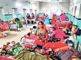 संक्रमण के साये में मांएं:1 बेड पर 2 मरीज से संक्रमण का खतरा फिर भी लेटा रहे