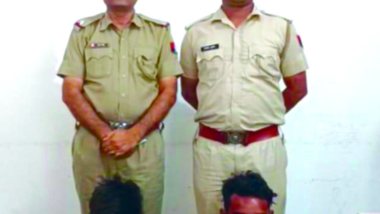 नकदी व मोबाइल फोन चोरी करने के मामले में दो युवक गिरफ्तार