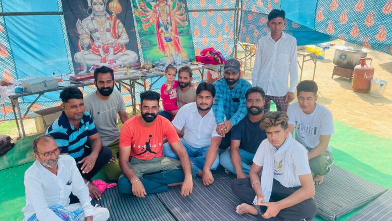 गांव गाहडू में लगाया भण्डारा