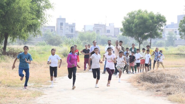 खेलकूद प्रतियोगिता का आयोजन, मंगत प्रथम व अनुराधा द्वितीय