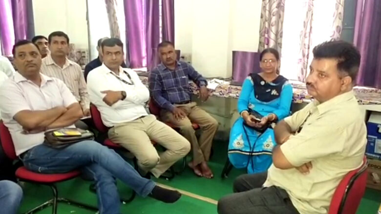 तकनीकी विशेषज्ञों ने दिया शिक्षकों को प्रशिक्षण